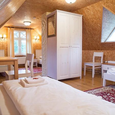 Kärdla Posti Hostel מראה חיצוני תמונה