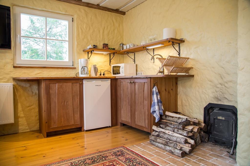 Kärdla Posti Hostel מראה חיצוני תמונה
