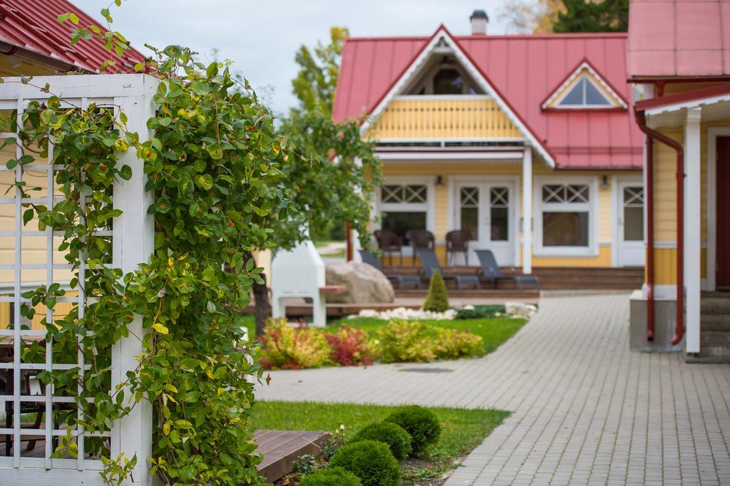 Kärdla Posti Hostel מראה חיצוני תמונה