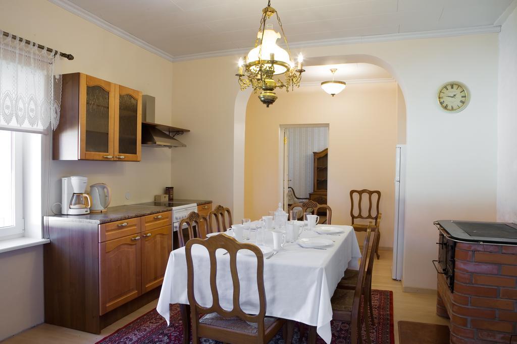 Kärdla Posti Hostel מראה חיצוני תמונה