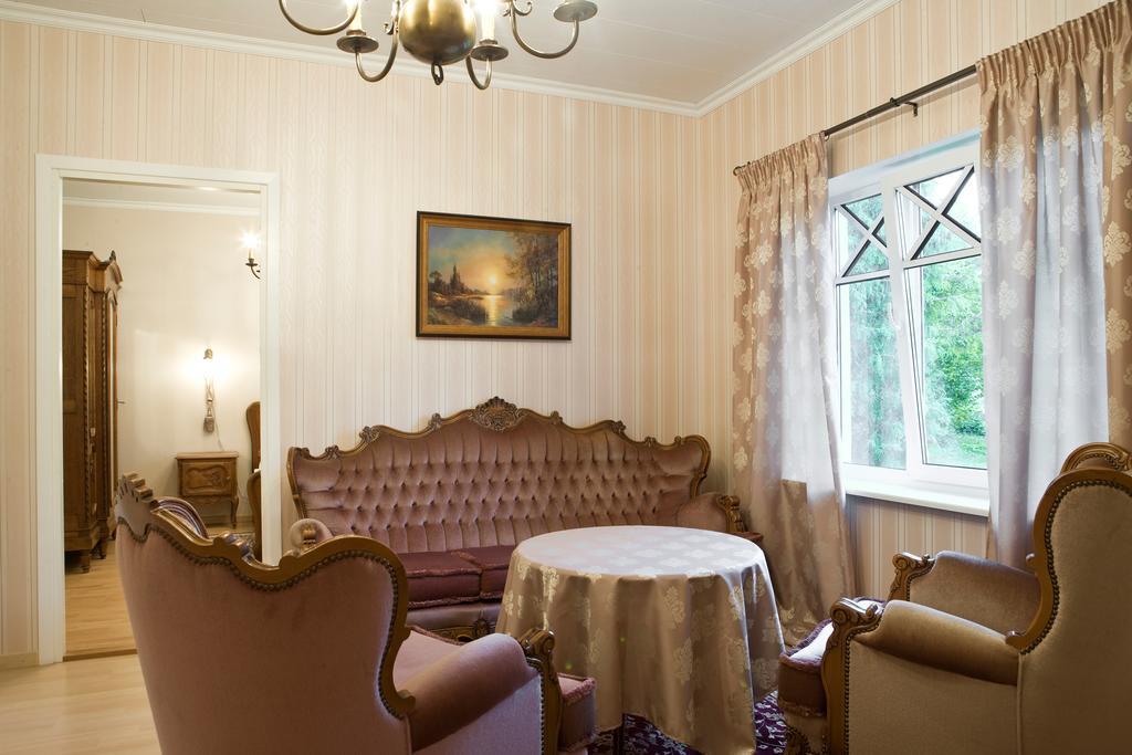 Kärdla Posti Hostel מראה חיצוני תמונה